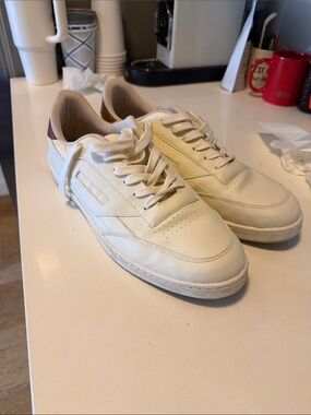 Oliver Cabell Cream Low-Top Lace-Up Sneakers